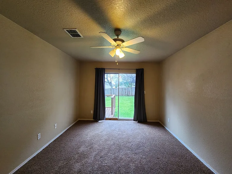 1013 Misty Acres Dr — Photo 15
