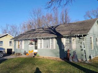 800 S 6th St, Clinton, MO 64735
