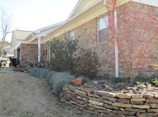 156 Pebble Branch Ln, Russellville, AR 72802