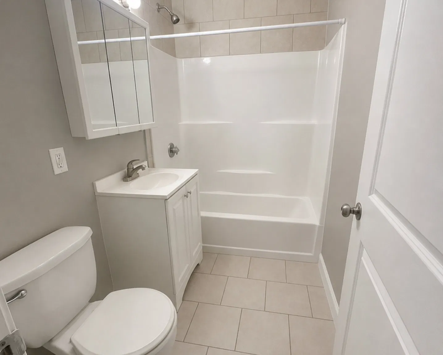 2 bed, 1000 sqft, $2,350 — Photo 1