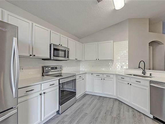 4th image of 3392 Cypress Point Cir