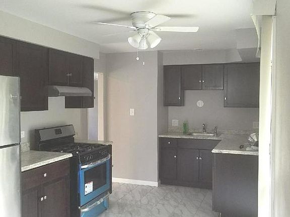 3rd image of 21842 Clyde Ave