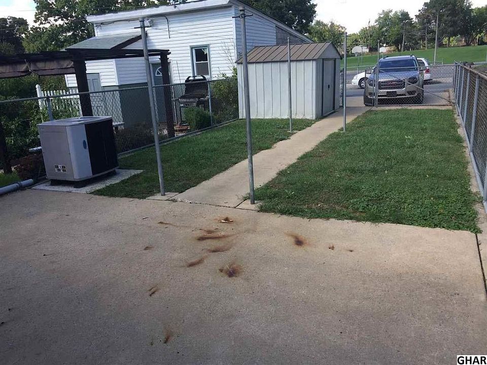 Patio, yard and parking