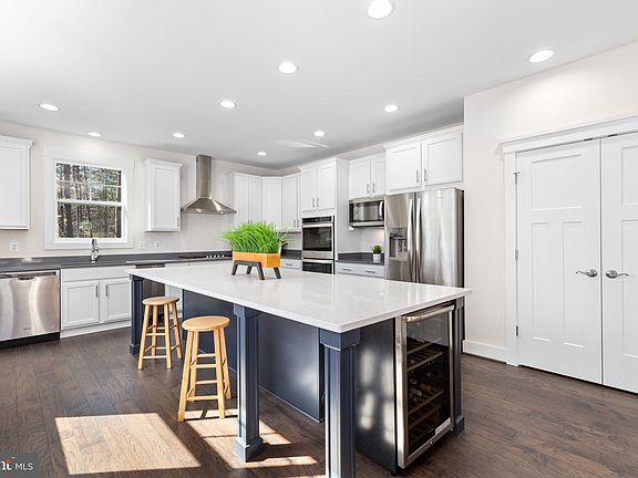 2nd image of 309 Ireland Dr