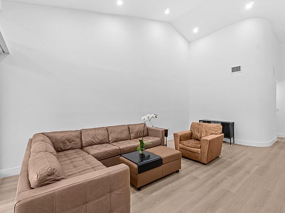 5th image of 5097 Windsor Parke Drive