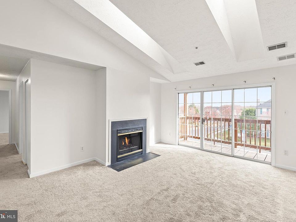 1st image of 115 Brookland Ter APT 12