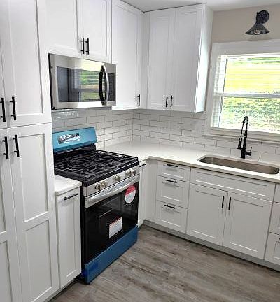 3rd image of 302 Waterman St