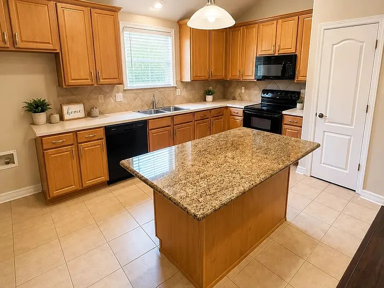 2103 Preakness Ln — Photo 5