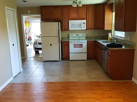 4th image of 5324 N Woodcrest Dr