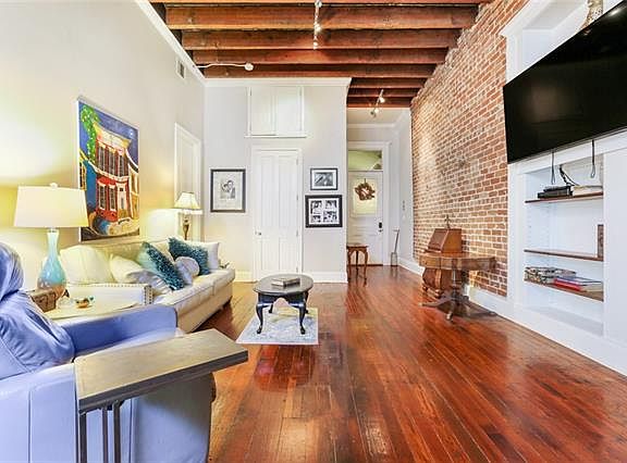 3rd image of 137 Carondelet St #203