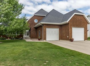 2935 32nd St S, Fargo, ND 58103