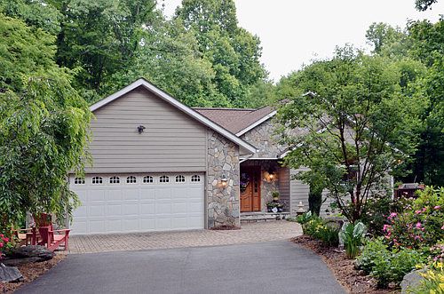 2nd image of 394 Rambling Ridge Rd