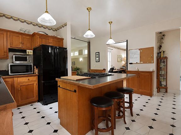 4th image of 60 Lyman Drive