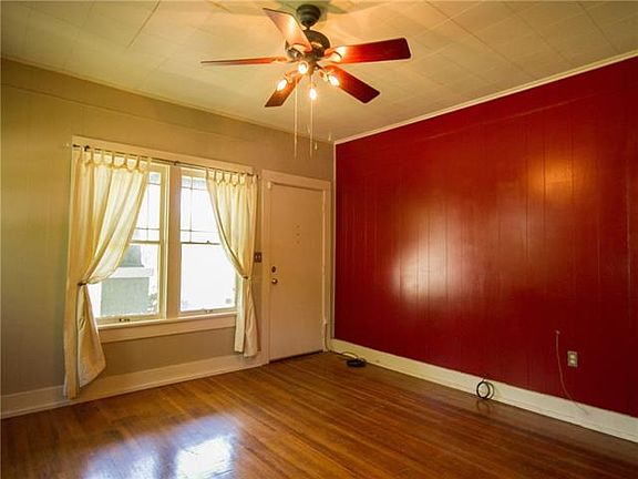 4th image of 1202 Peach St
