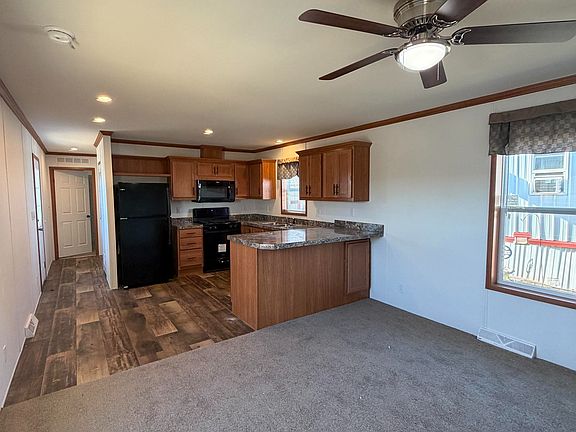 4th image of 5425 Valley Dr #28