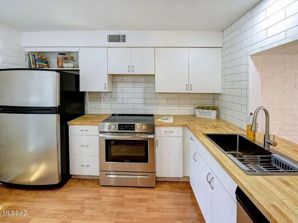 2875 N Tucson Blvd APT 23, Tucson, AZ 85716