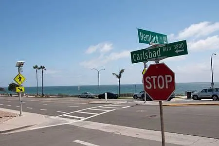 Easy Tamrack Beach access.