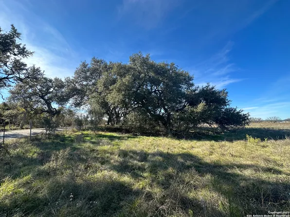 2197 W Sabinal Rd, Utopia, TX 78884