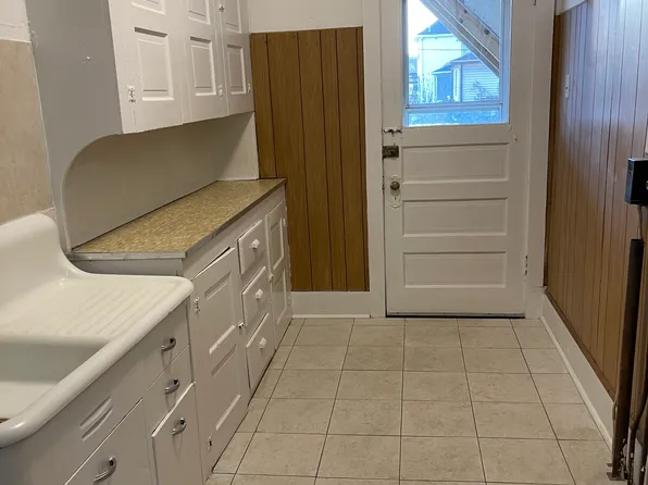 706 Bennett St APT 1, Luzerne, PA 18709