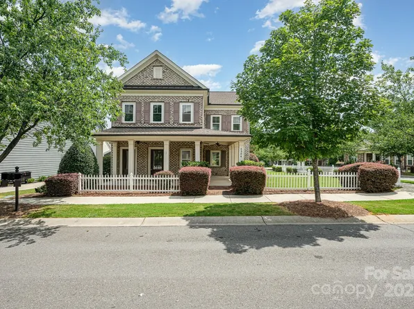 6304 Kennard Dr, Charlotte, NC 28216