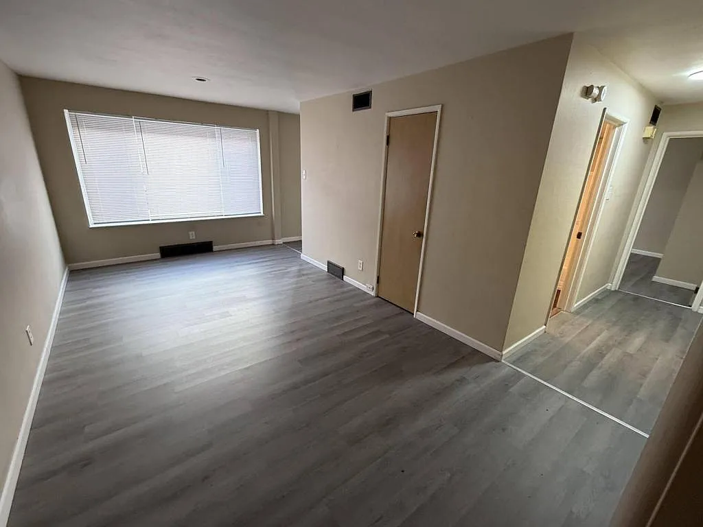 6327 S Grand Blvd, apt 1e — Photo 4