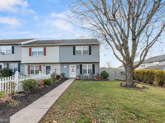 3rd image of 548 Blaker Dr