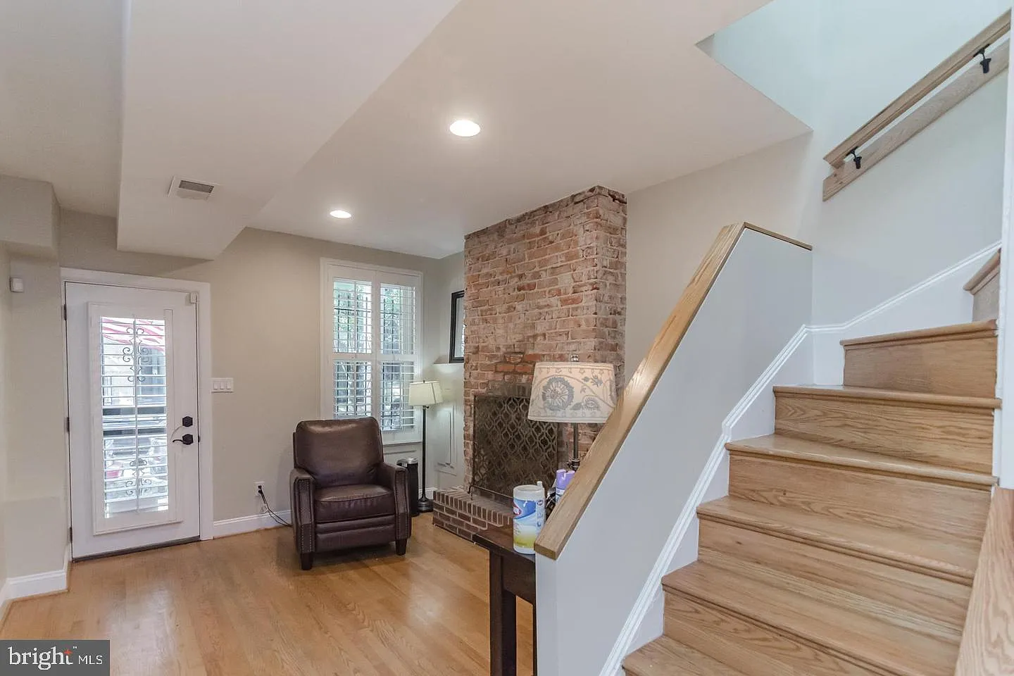 2 bed, 1.5 bath, 920 sqft, $3,750 — Photo 4