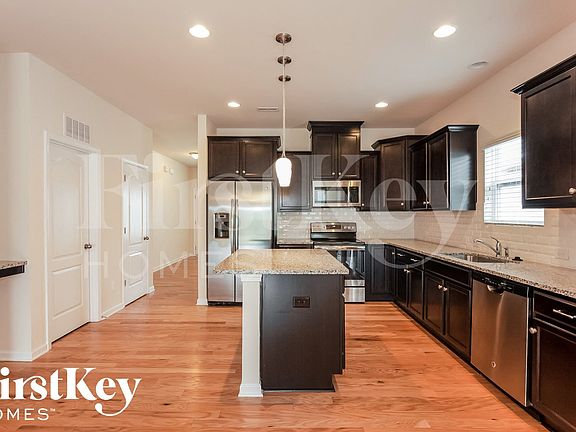 5th image of 126 Willow Valley Dr