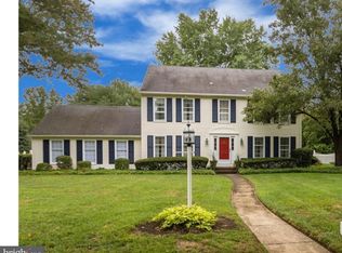 576 Sentinel Rd, Moorestown, NJ 08057