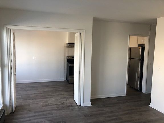 5th image of 3010 Octavia St APT 4