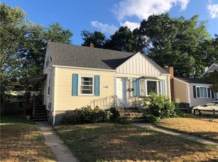 22 Yucatan Dr, Warwick, RI 02889