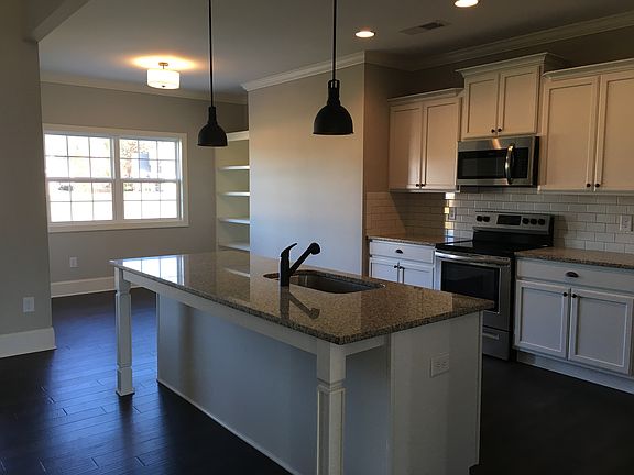 Kitchen and Breakfast