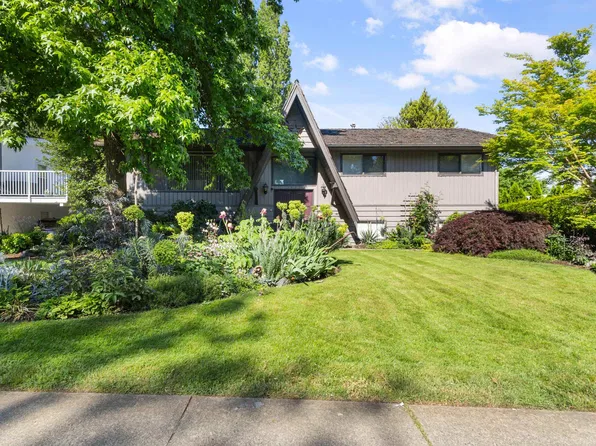 2475 Sugarpine St, Abbotsford, BC V2T 3M7