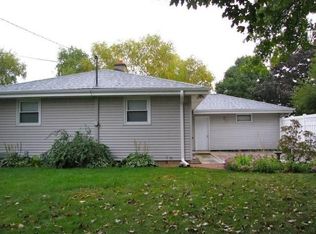 5494 Moorehead Ln, Greendale, WI 53129