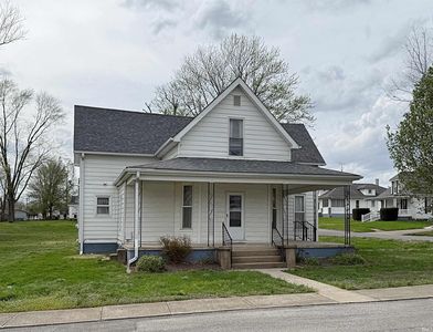 210 Queen St, Loogootee, IN, 47553