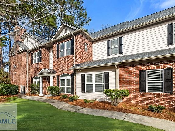 3rd image of 401 S Oak Rd