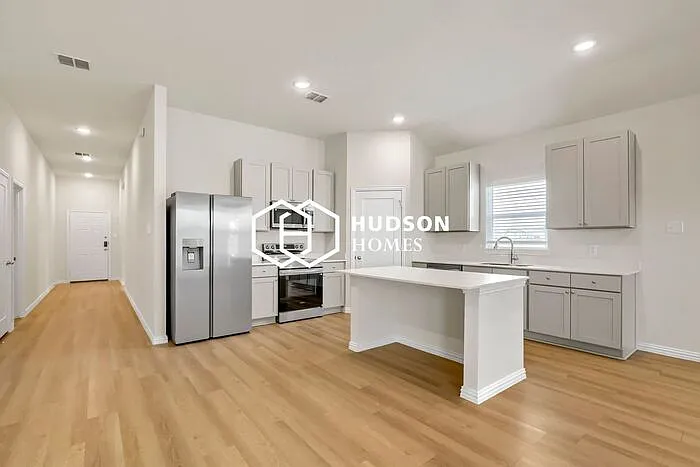 4 bed, 2.0 bath, 1763 sqft, $1,675 — Photo 4