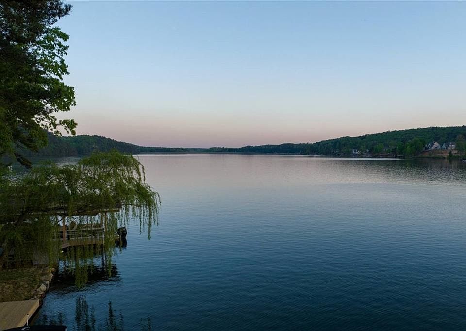1st image of 213 Narrows Dr