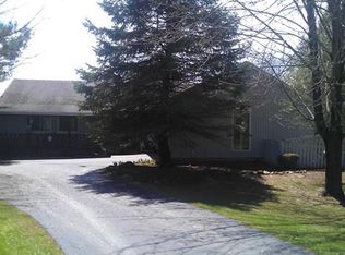 9726 Bitten Dr, Brighton, MI