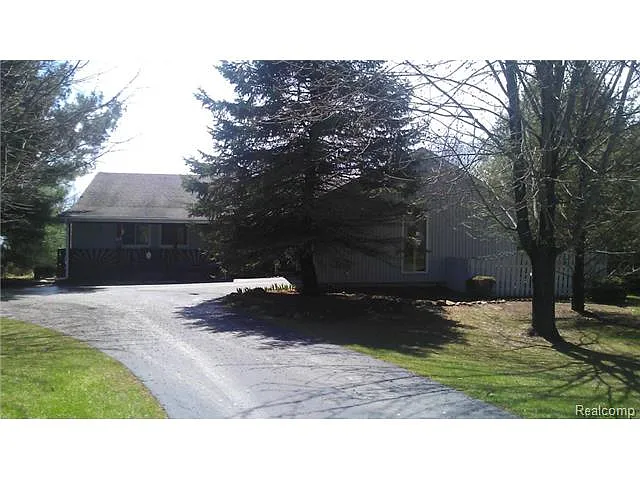 9726 Bitten Dr photo 1