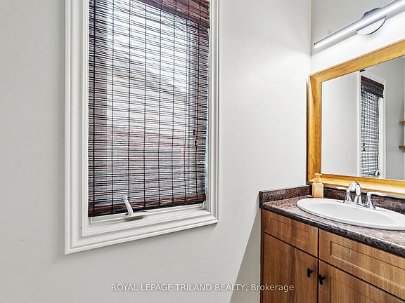 5th image of 3194 Pincombe Dr