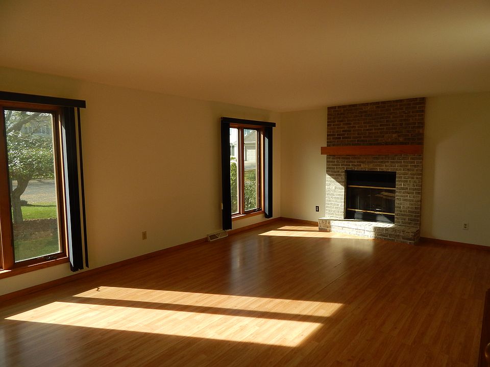 1st image of 5406 Wellington Cir