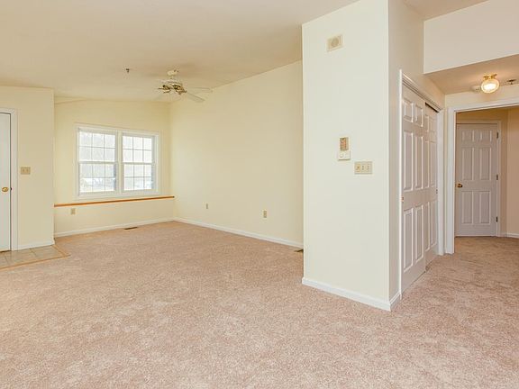 4th image of 48 Rainbow Dr