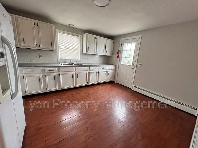 2 bed, 1.0 bath, 792 sqft, $1,750 — Photo 3