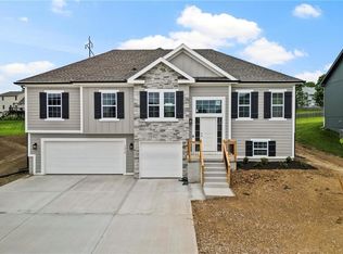 1022 Jasmine Dr, Liberty, MO 64068