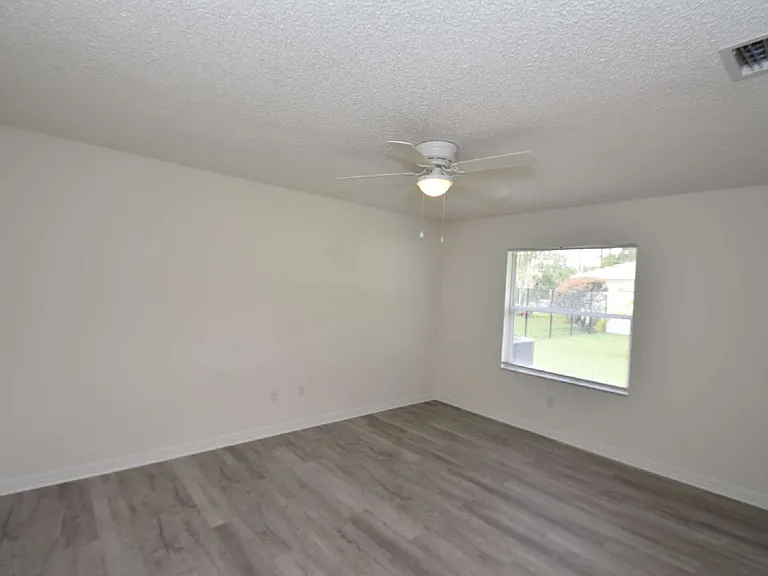 33 Poinsettia Ln — Photo 40