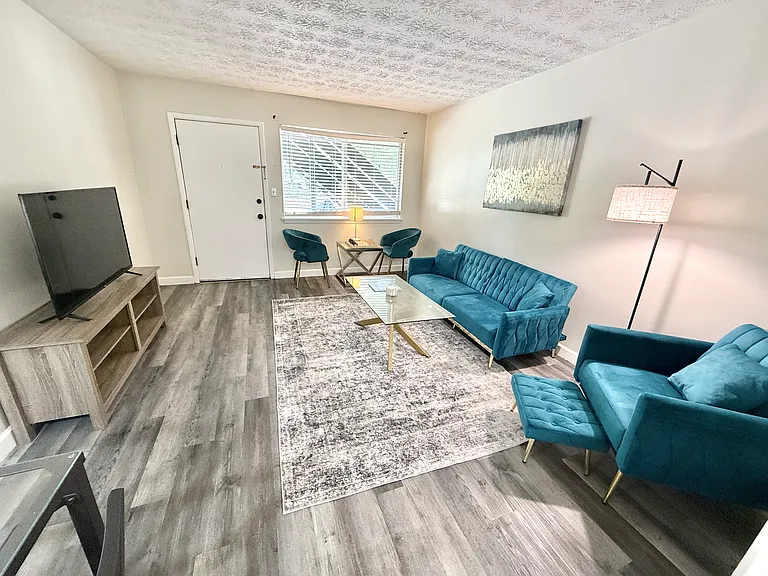 243 Crest St #4 — Photo 10