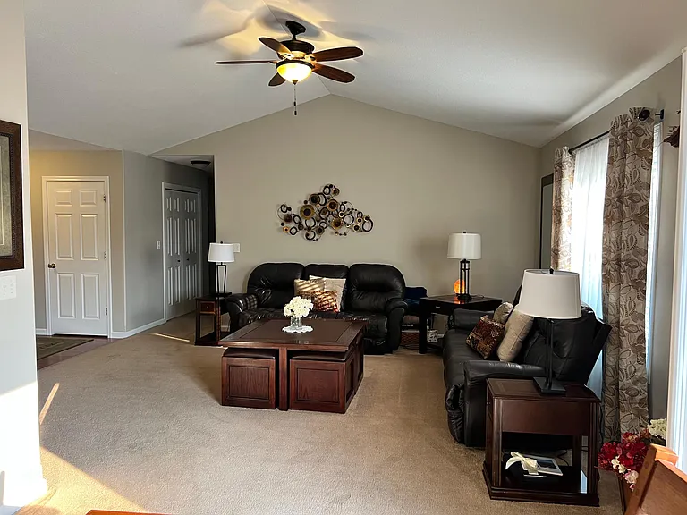 1155 Swan Dr — Photo 8