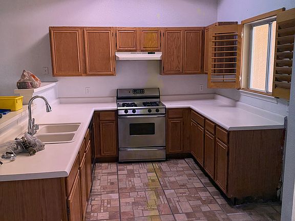 4th image of 2204 King James Pl
