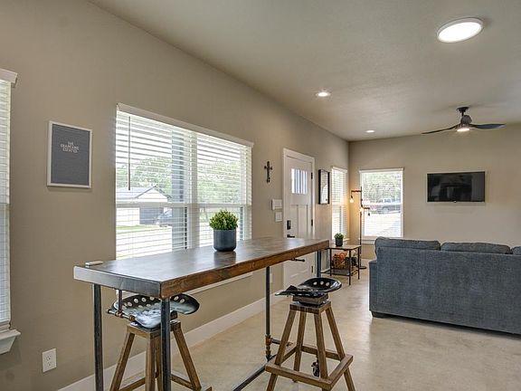 4th image of 30652 Oakview Rd #4